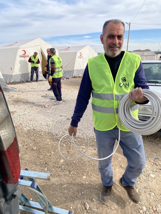 Depremzedeler İçin Işık Oldular