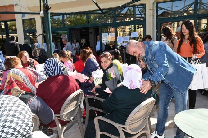 Başkan Sözen’den Depremzede Kadınlara 8 Mart Kutlaması