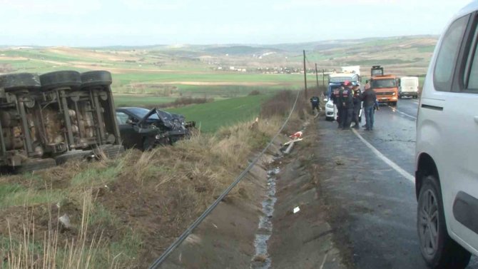Arnavutköy’de Hafriyat Kamyonu İle Otomobil Çarpıştı: 1 Yaralı
