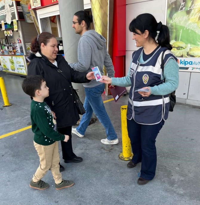 Asayiş Ekipleri Kadınların Günlerini Kutladı