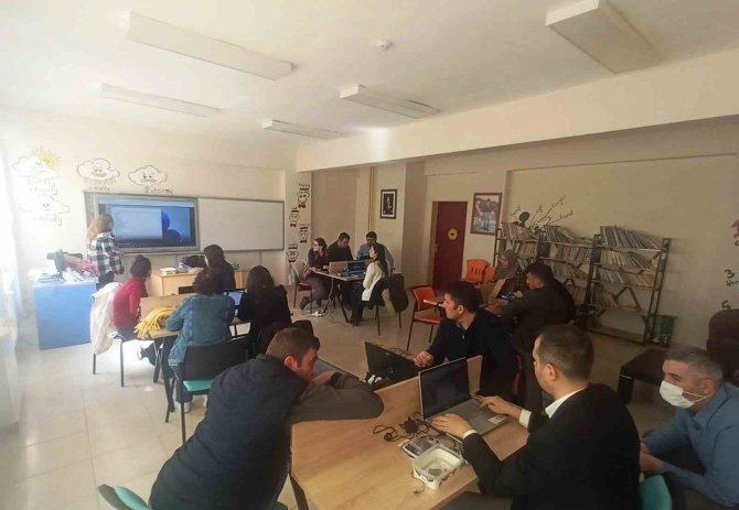 Aslanapa’da İdareci Ve Öğretmenlere Kodlama Eğitimi