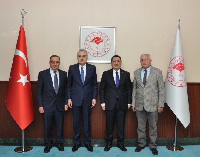 Aydın Ticaret Borsası Meclis Başkanı Erdel, Bakan Yardımcısı Pakdil İle Görüştü