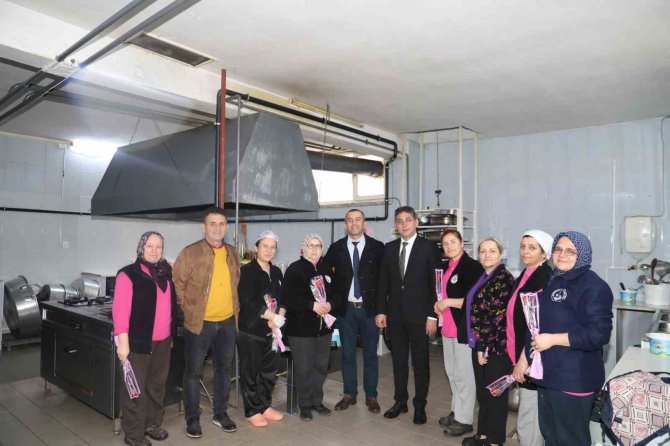 Dünya Emekçi Kadınlar Günü Kutlandı