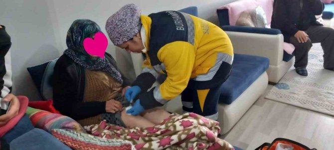 Burhaniye Belediyesi’nin Evde Bakım Ve Sağlık Hizmetleri Devam Ediyor
