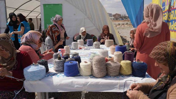 Başakşehir Belediyesi’nden Depremzede Kadınlara Anlamlı Destek