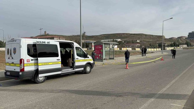 Kadınlar Günü’nde Eşini Kurşun Yağmuruna Tuttu