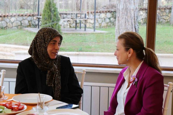 Depremzede Kadınlar Yaşadıkları Felaketi Anlattı