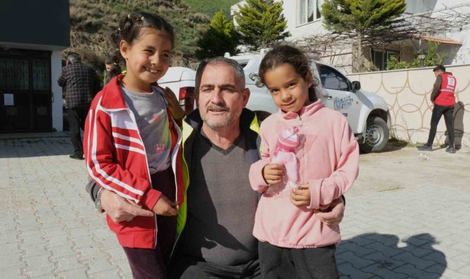 Depremzede Çocukların İlacı; Oyuncak