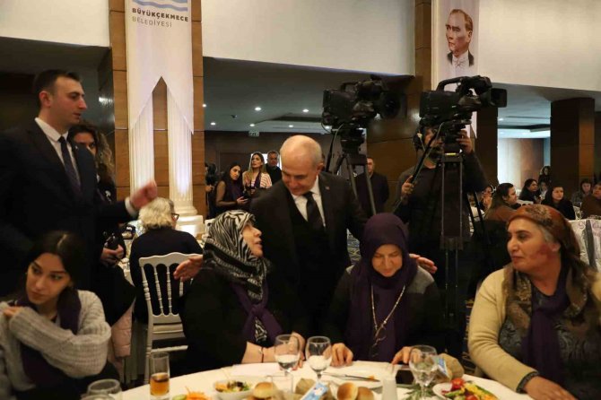 Depremzede Kadınlar 8 Mart’ta Büyükçekmece’de “Bir Sofrada” Buluştu