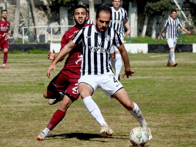 Çeşme Belediyespor, Kartalspor’u 2-1 Yendi
