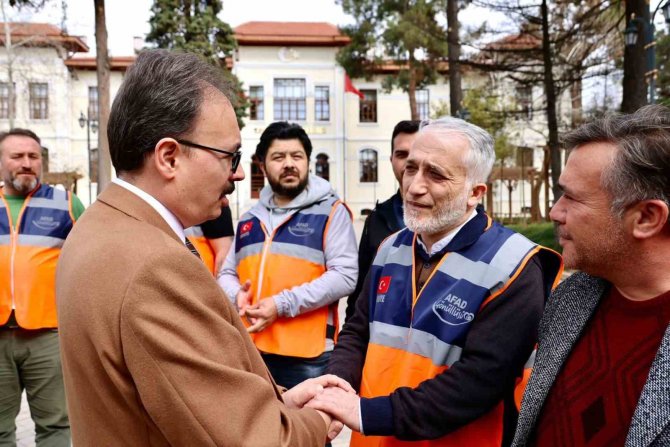 Bilecikli Gönüllü Berberler Hatay’a Uğurlandı