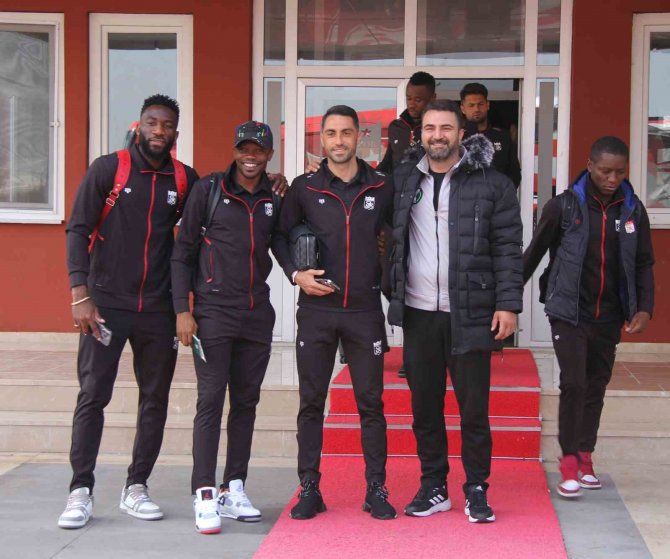 Sivasspor, Fiorentina Maçı İçin İ̇talya’ya Gitti