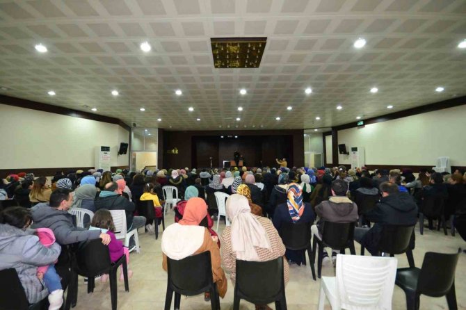 Eğitimci Yazar Dilek Cesur Gedizlilerle Buluştu