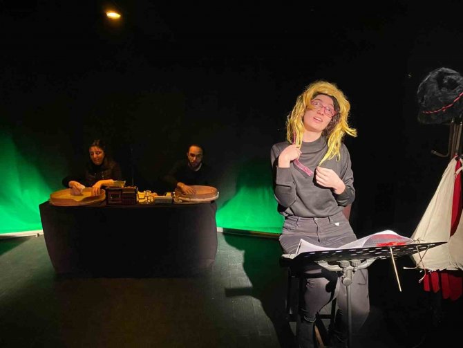 Radyo Tiyatrosu Tadında: Bir Masal Ya Da Gerçek