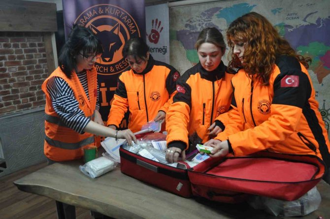 İ̇z Derneği’nden 8 Mart Kadınlar Günü Açıklaması