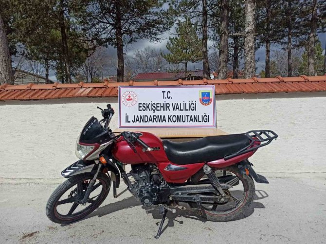 Motosiklet Hırsızı Jandarma Ekiplerince Yakalandı