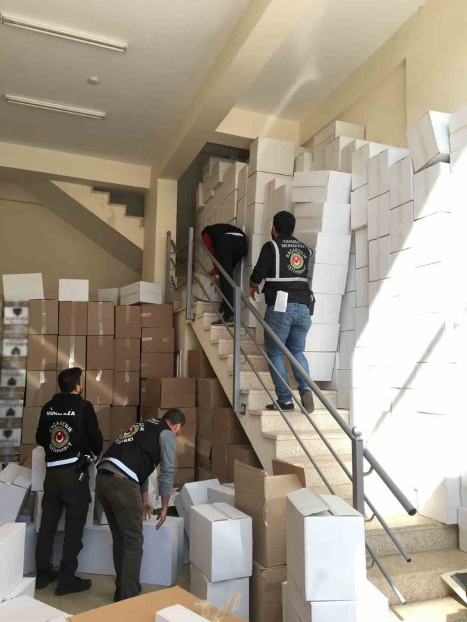 Gümrük Muhafaza Ekipleri Adana’da 11 Milyon Adet Makaron Ele Geçirdi