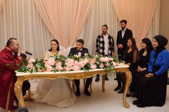Hataylı Depremzede Çifte Yalova’da Buruk Nikah Töreni