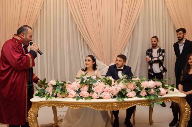 Hataylı Depremzede Çifte Yalova’da Buruk Nikah Töreni
