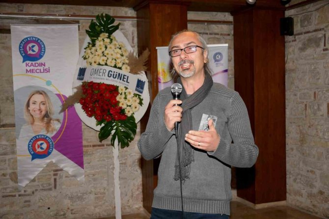 Kuşadası’nda “Kadınlar Her Yerde” İsimli Söyleşi Gerçekleştirildi