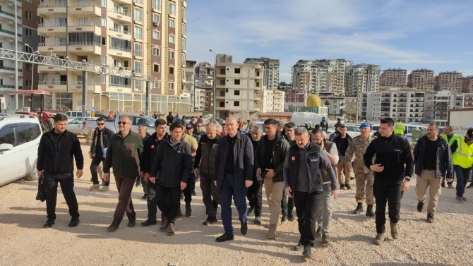 Bakan Soylu, Kırıkhan’da İncelemelerde Bulundu