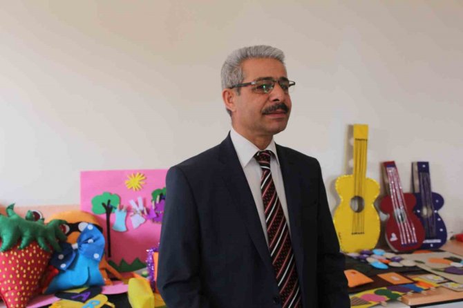 Iğdır’dan Deprem Bölgesine Usta Öğreticiler Çocukları Eğlendirmek İçin Gitti