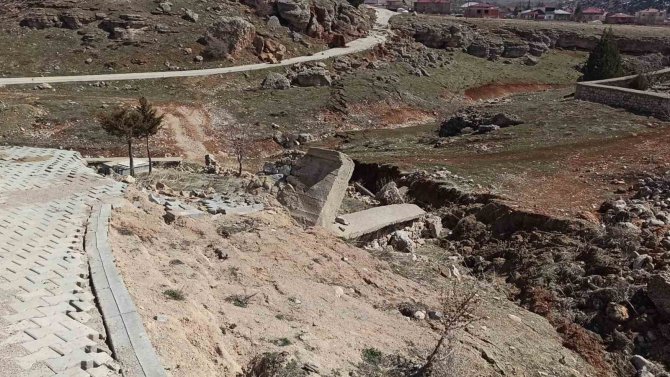 Elbistan’ı Yerle Bir Eden Çardak Fayı, 12 Bin Yıldır Uyuyormuş