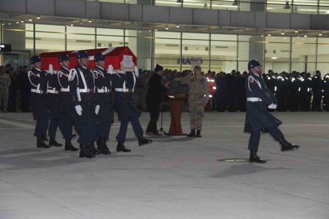 Şehit Adalıoğlu’nun Naaşı Kahramanmaraş’tan Ankara’ya Uğurlandı