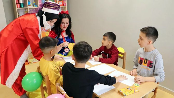 Atatürk Üniversitesi, Depremzede Çocuklar İçin Oyun Odası Oluşturdu