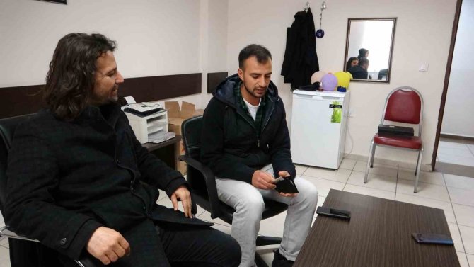 Depremzede Ailenin Aldığı Kıyafette Para Çıktı, Tereddüt Etmeden İade Ettiler