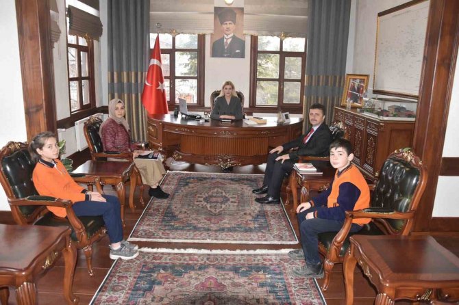 Çeyizlik Eşyaların Satışından Elde Edilen 15 Bin Tl’lik Gelir, Depremzedelere Bağışlandı