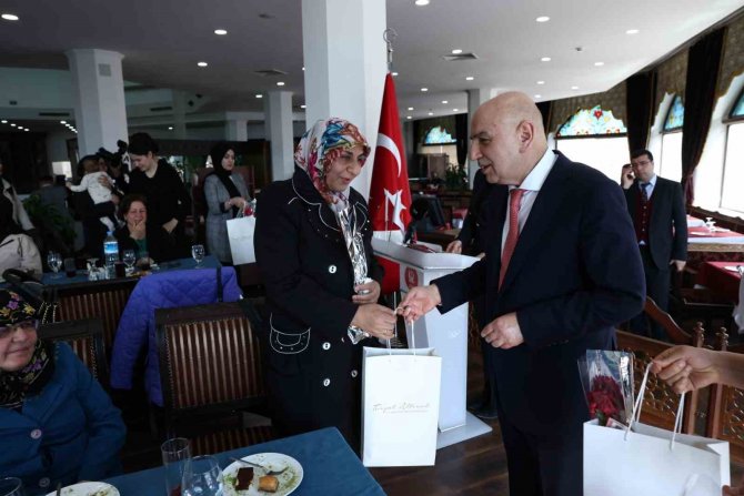 Keçiören Belediye Başkanı Altınok, Depremzede Kadınlarla Buluştu