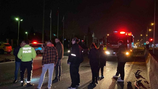 Kırmızı Işık İhlali Yapan Alkollü Sürücünün Kullandığı Araç Takla Attı: O Anlar Kamerada