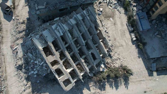 Üreten Kadınlar, Depremzedeler İçin Canlı Yayında Yardım Kampanyası Yapacak