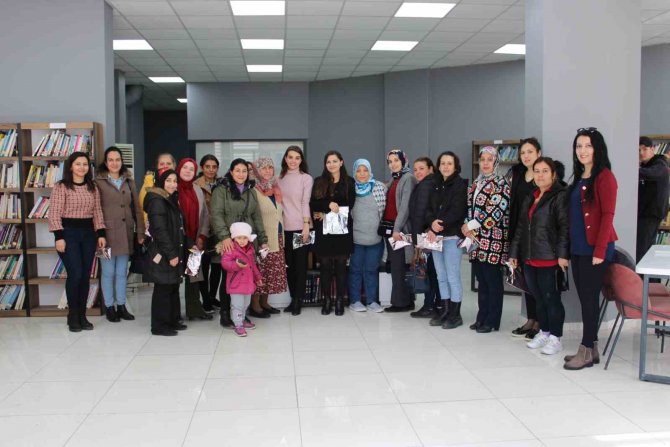 Koçarlı İ̇lçe Kütüphanesi Bu Kez Kadınları Ağırladı