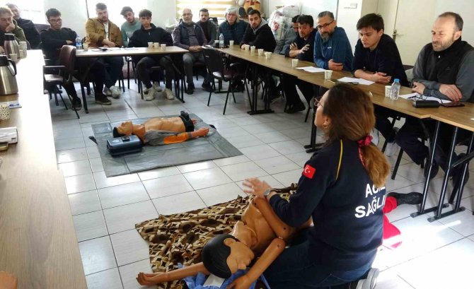 Kütahya İ̇hh’dan 20 Gönüllüye Daha ’Arama-kurtarma Ve İlk Yardım’ Eğitimi
