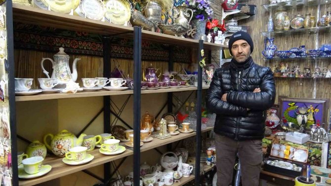 Anne Ve Babasının Antika Merakı Önce Hobi, Sonra Gelir Kapısı Oldu