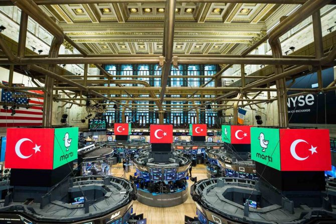 Martı, New York Borsası’nda Türk Bayraklarıyla Karşılandı