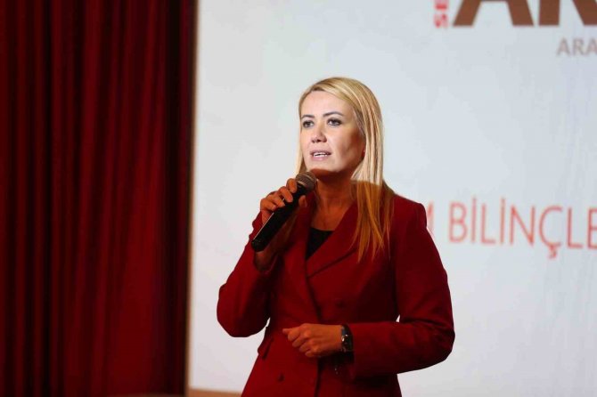 Akut Depremle İlgili Seminer Gerçekleştirdi