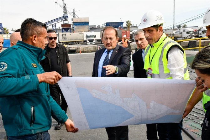 Vali Pehlivan: "39 Gemi İle Gelen 242 Yardım Tırı Afet Bölgesine Gönderildi"