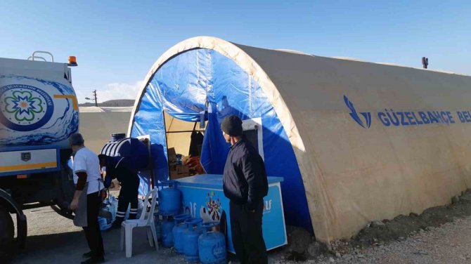 Muğla Büyükşehir Ekipleri Çadır Kentlerin Su İhtiyaçlarını Karşılıyor