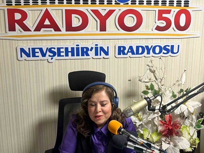 Depremzedelere Yazdığı Şiirle Yüreklere Dokundu