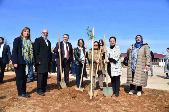 Trabzon’da Cinayete Kurban Giden Kadınlar İçin Hatıra Ormanı Oluşturuldu