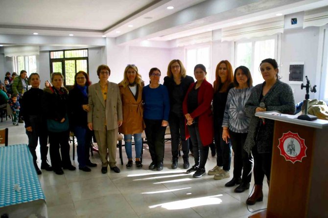 Söke’de 8 Mart’ta Depremzede Kadınlarla Bir Araya Geldiler