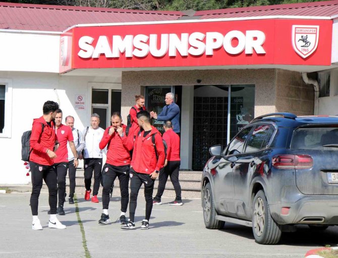 Samsunspor Kafilesi Sakarya’ya İddialı Gitti