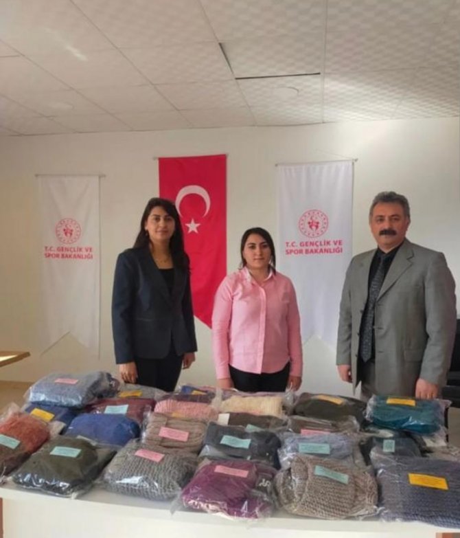 Susuzlu Öğretmen Ve Öğrencilerde Anlamı Yardım