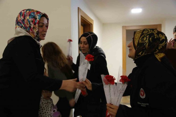 Tdv Depremzede Kadınların Dünya Kadınlar Günü’nü Kutladı