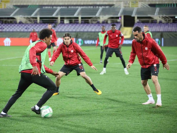 Sivasspor, Fiorentina Maçının Taktiğini Çalıştı