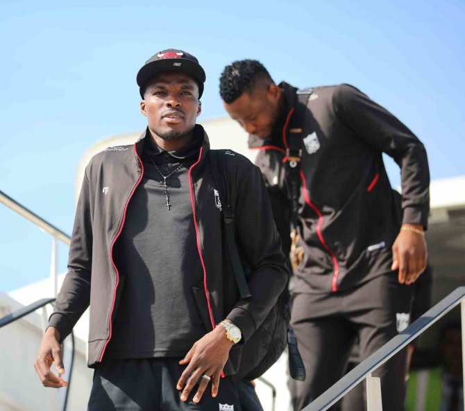 Sivasspor Kafilesi İ̇talya’da