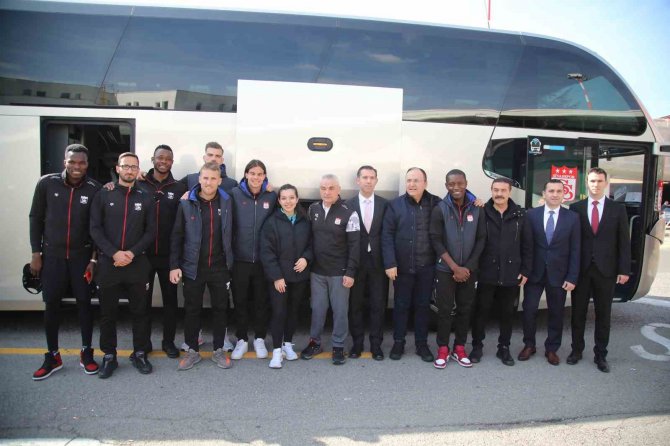 Sivasspor Kafilesi İ̇talya’da